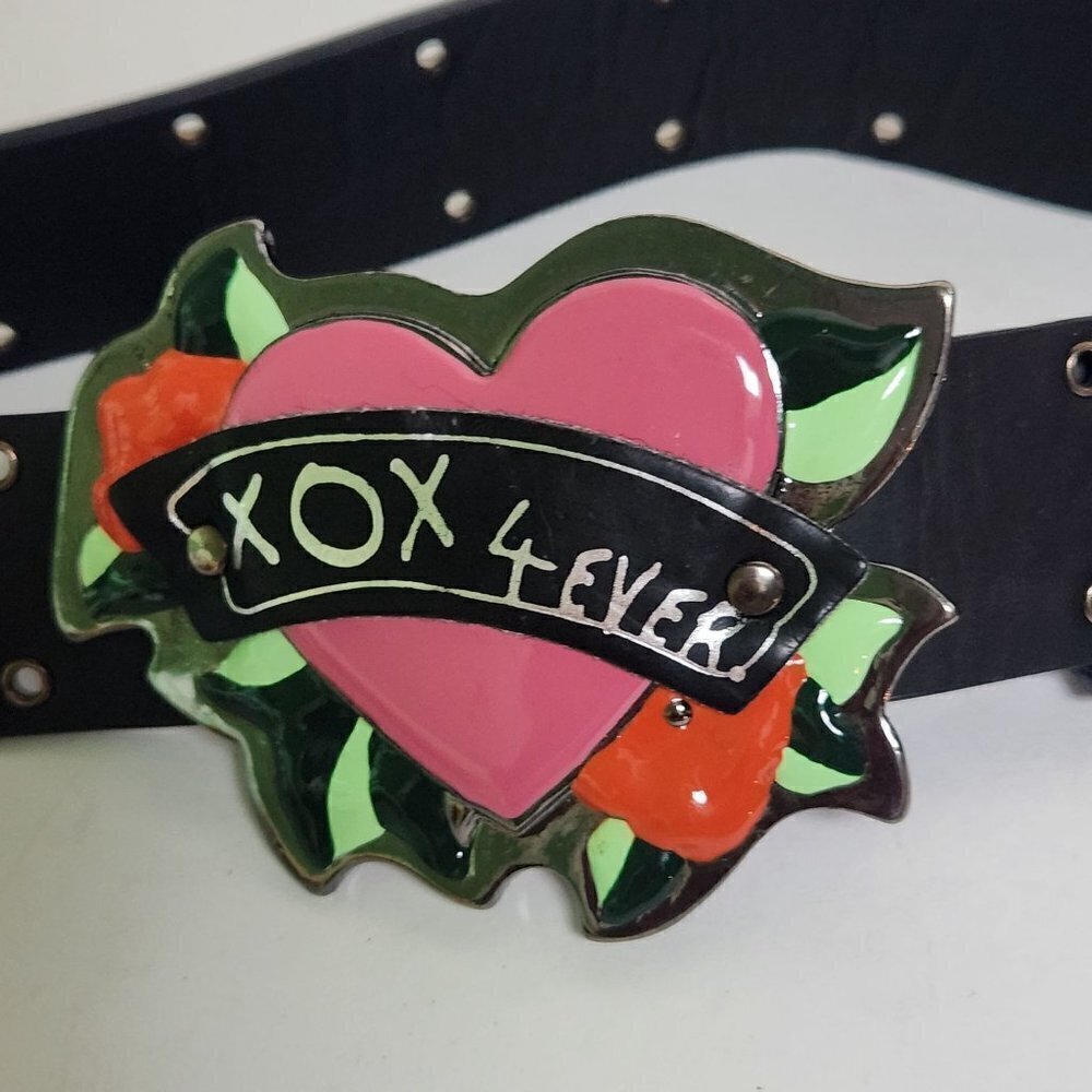 Betsey Johnson BBP840 XOX 4EVER Black Leather Belt With Heart Buckle - Picture 2 of 5